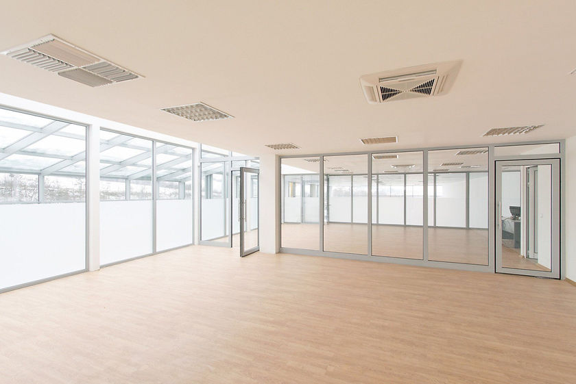 Large open plan office with demountable walls