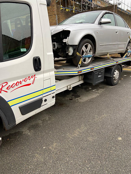 Car Recovery services in north London.jpg