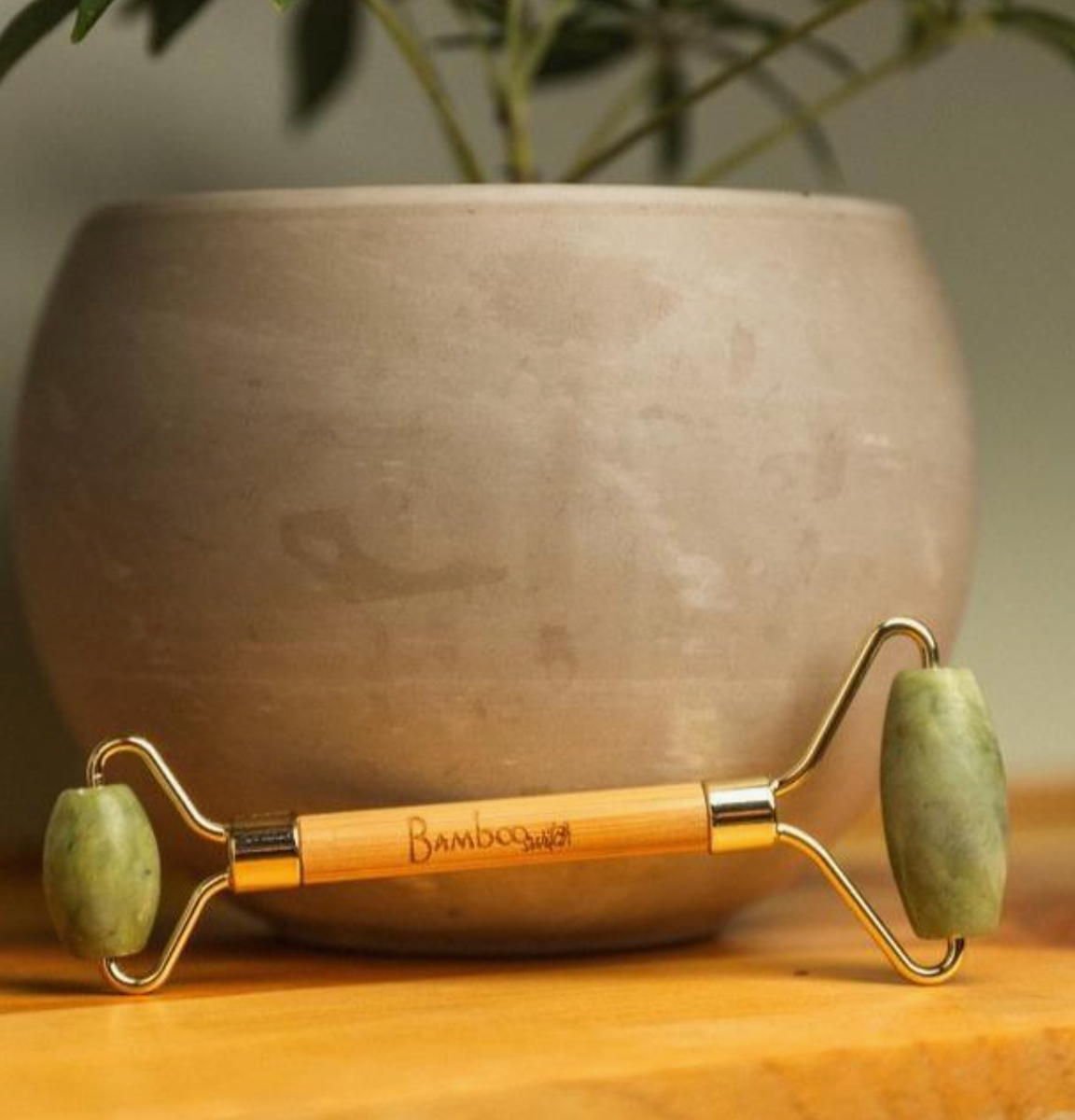 Bamboo Switch Jade Face Roller