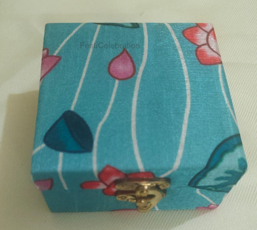 Thumbnail: Handcrafted Gift Box