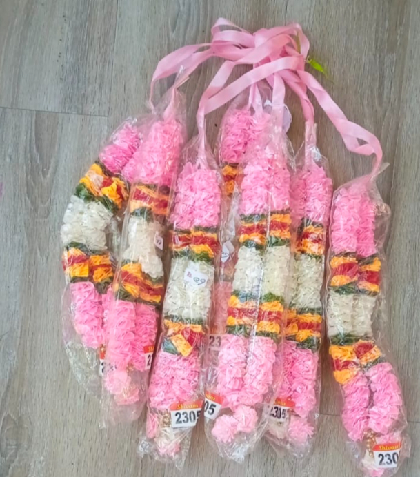 Thumbnail: Pooja Small Ribbon Mala Garlins