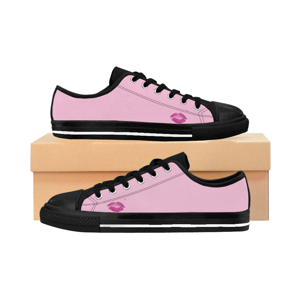 Miniatura: Marilyn Monroe's Unicolor Sneakers Since 1962
