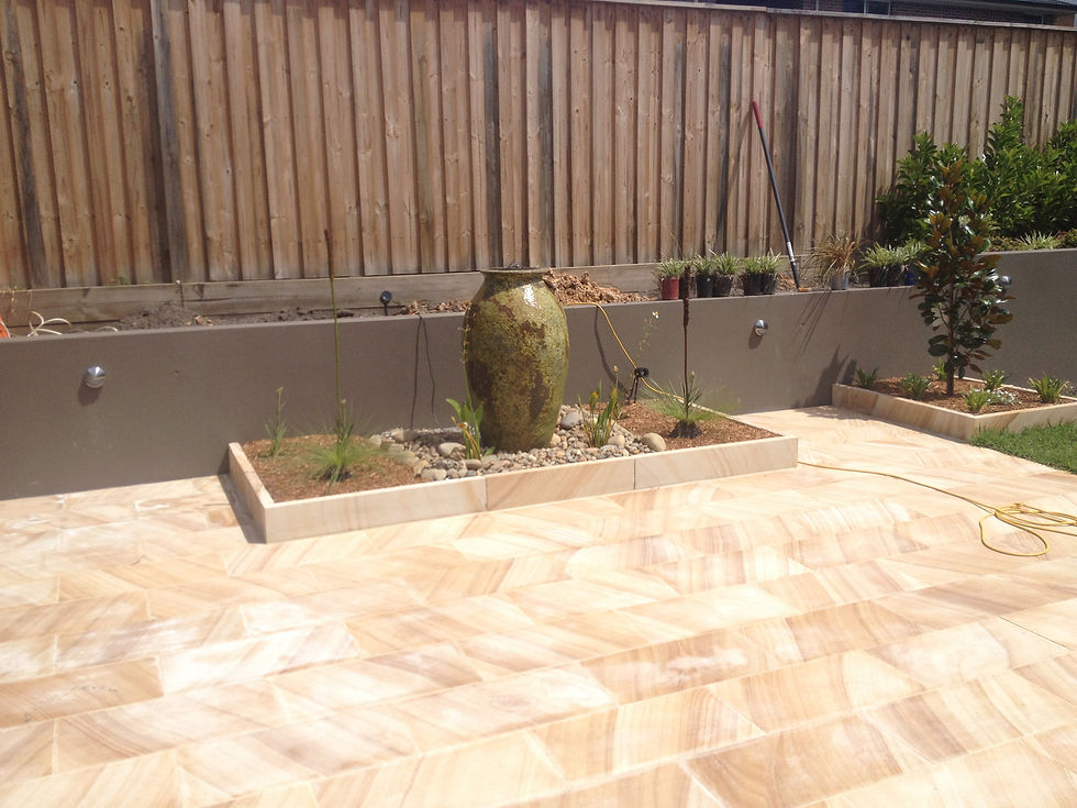 Feature Urn & Submersible Pump