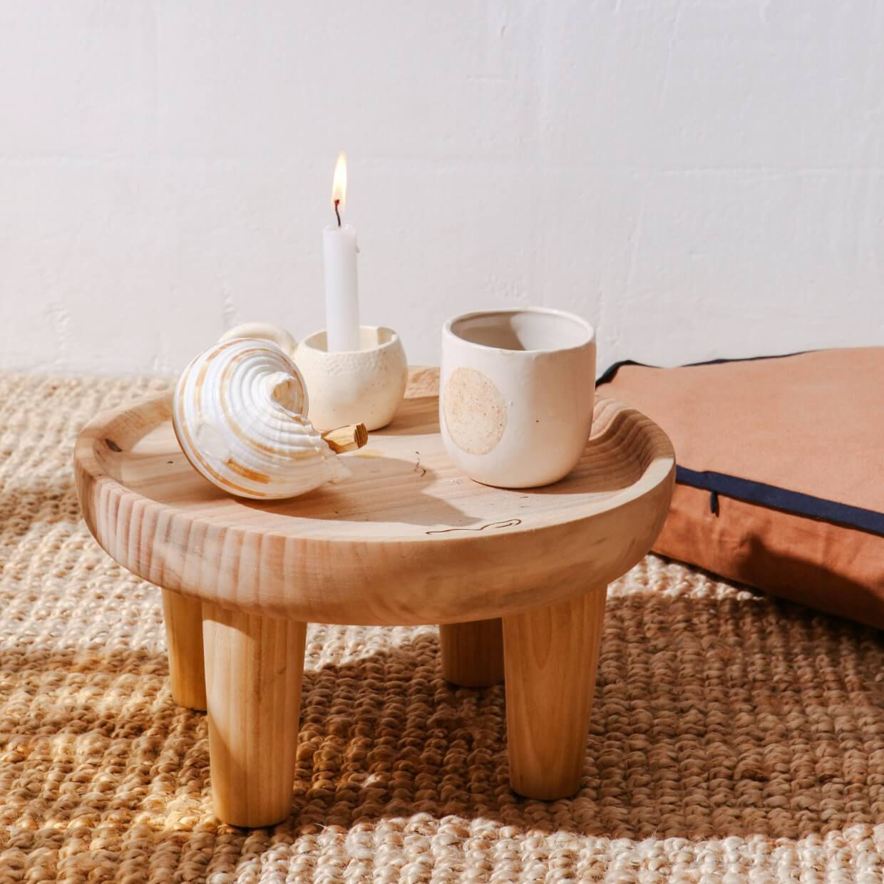 ROUND Floor Table - Natural