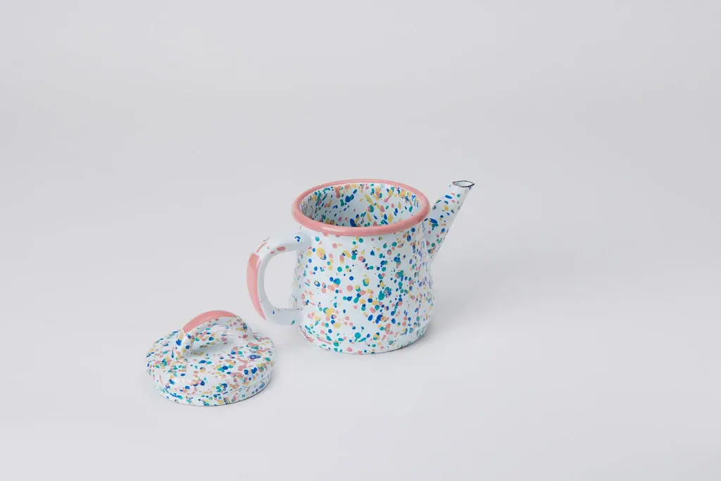 WONDER Wheel Small Pink Teapot