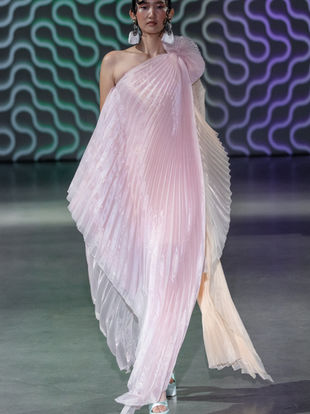 LAFW~Featuring Francis Libiran: Structured Lines and Sensuous Silhouettes