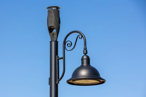 SC106 Closeup of intellistreets Module on Pole Top Position with Pendant Fixture