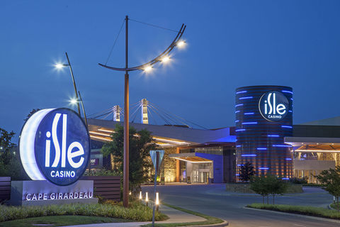 AL4002 Valmont's Custom Arc Arms Create an Area Lighting Architectural Statement