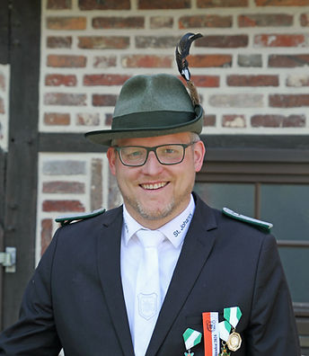 Timo Mengelkamp_edited.jpg