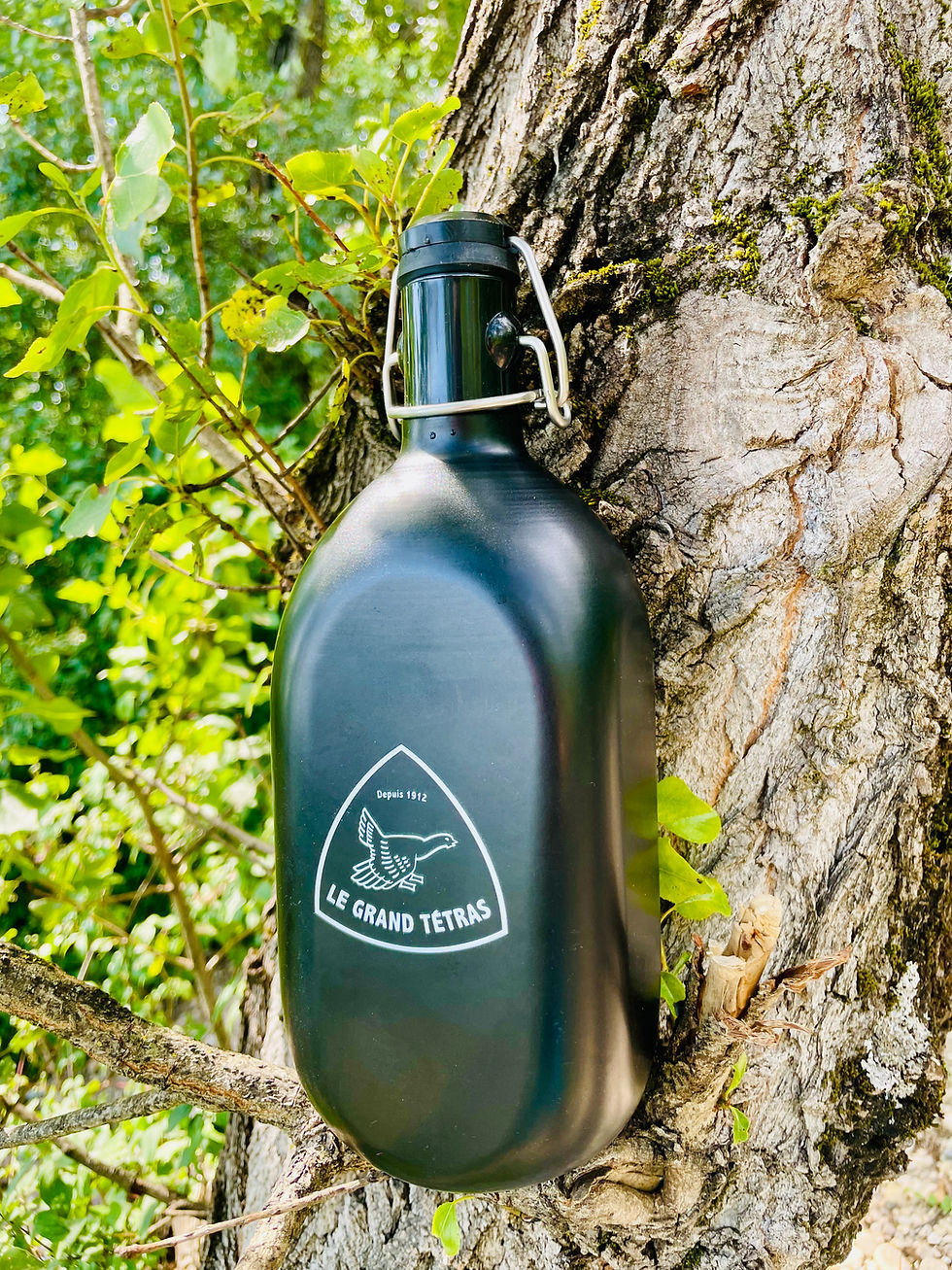 Thumbnail: GOURDE CARREE NOIRE 1 LITRE EN ALUMINIUM RECYCLE