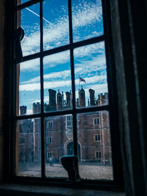 Hampton Court palace.jpg