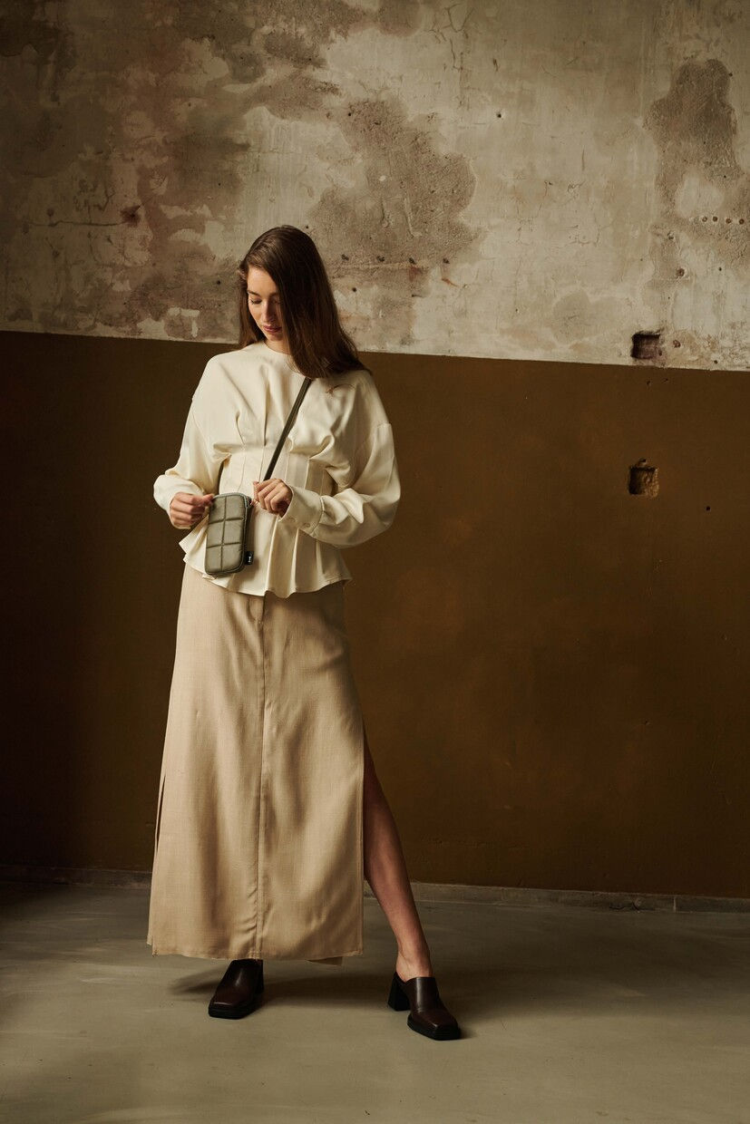 Thumbnail: Puffy telefoontasje in de kleur olijfgroen