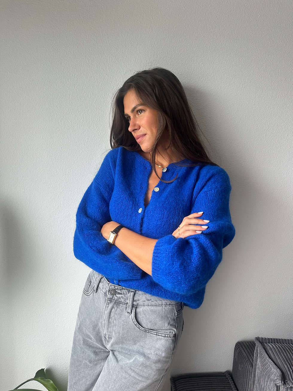 Gilet bleu avec boutons nacrés | Almarose boutique