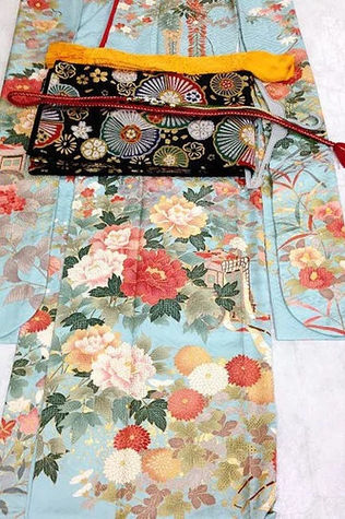 Tendances de Kimono dans les couleurs et les motifs