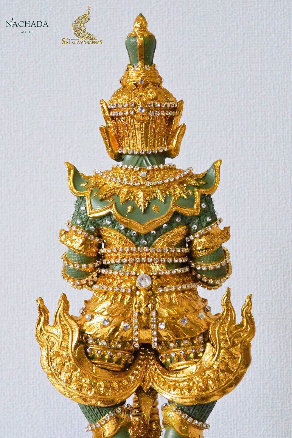 ภาพขนาดย่อ: ท้าวเวสสุวรรณ ปางจาตุมหาราช กายสีเขียว ความสูง 14 นิ้ว งานปิดทองวิทยาศาสตร์ 2568