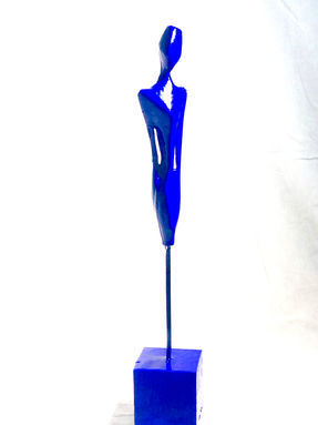 Loic-de-langenhagen-sculpteur-paris-art-contemporain-resine-art-figuratif-bleue.jpeg