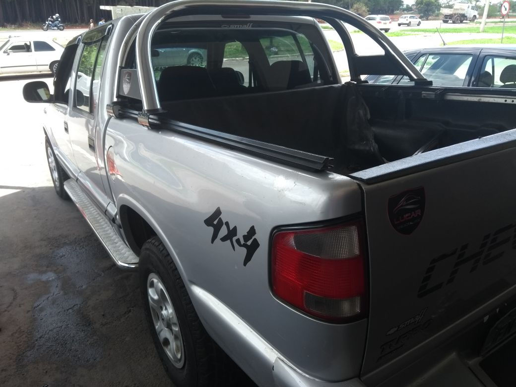 CAMIONETE S10 4X4 DIESEL