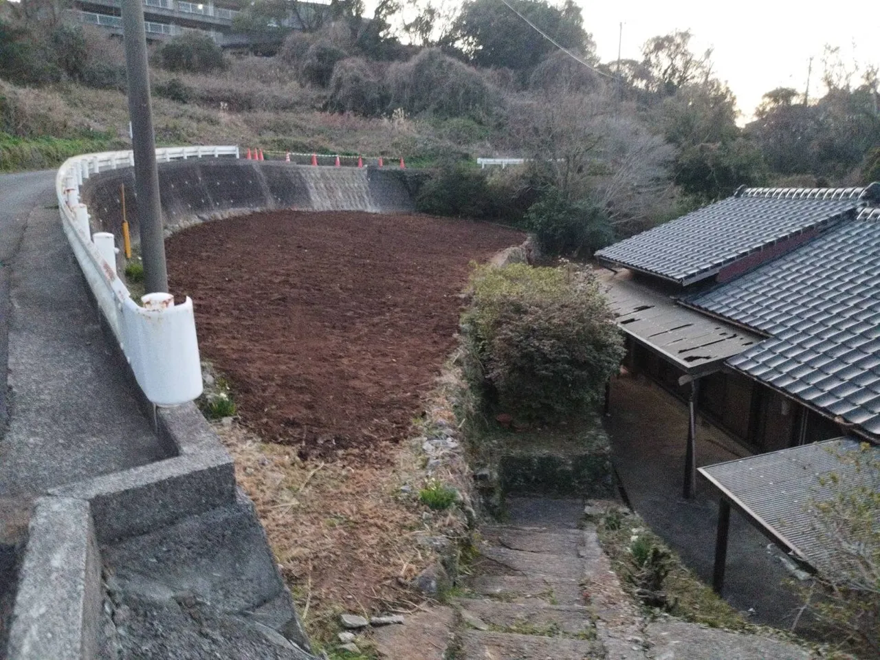 諫早市有喜町の鉄骨造(駐車場デッキ)の解体(整地後)
