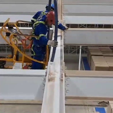 Limpeza a seco com sucção de pó industrial