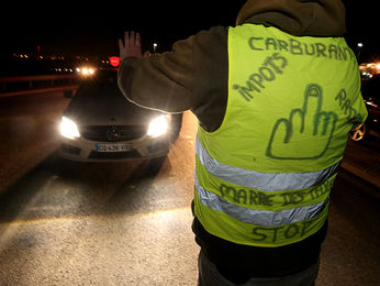 Contro chi protestano veramente i "gilet gialli"...
