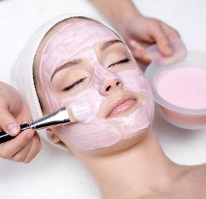 Kosmetik Beauty Case Kippel Sandra Bellwald Lötschental Hautanalyse Hautberatung Gesichtsbehandlungen