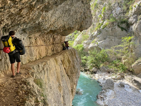 marche sur le sentier de l'Imbut