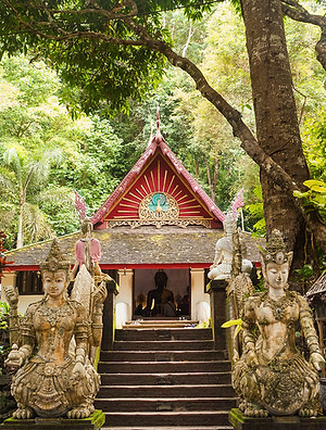 WatPhaLat-temple-Chiang-Mai.jpg