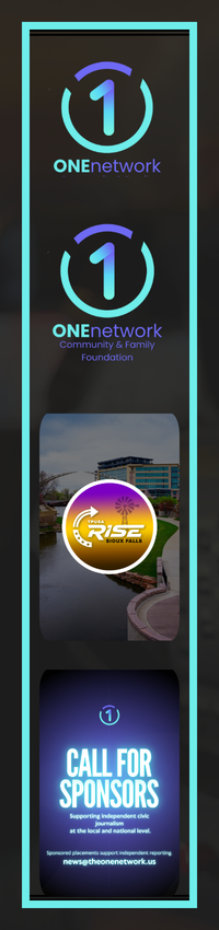 Green Simple Landscaping Business Card (180 x 850 px) (200 x 850 px) (2).png