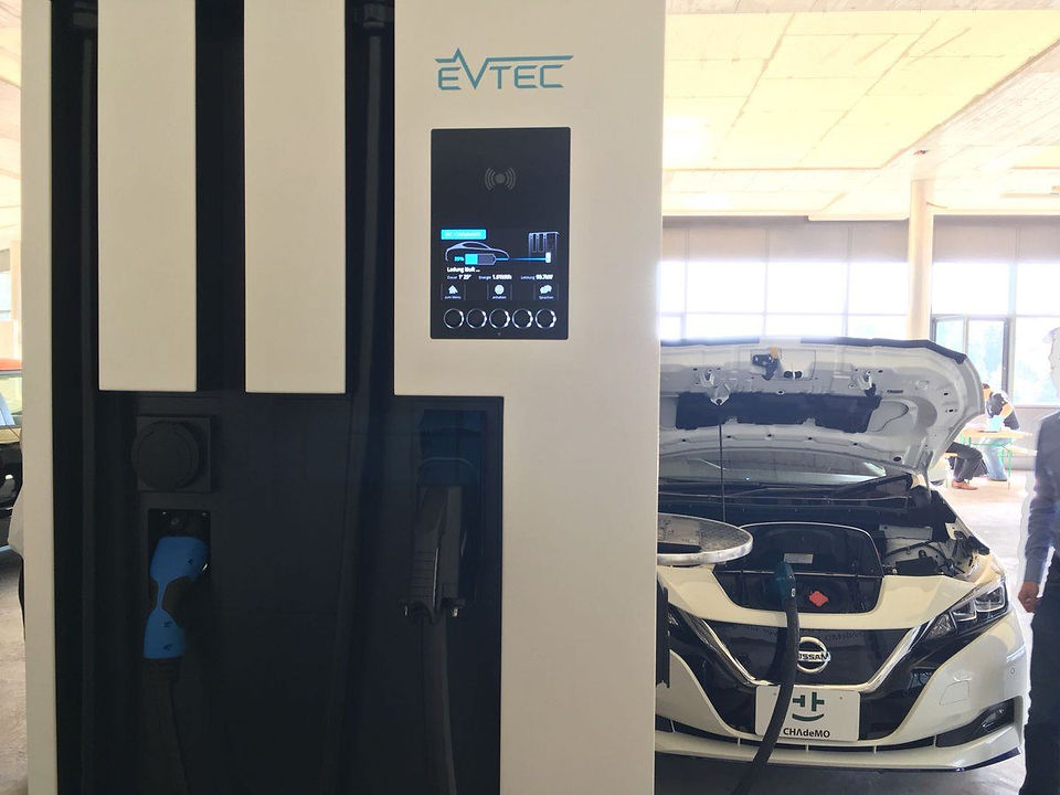 Nissan-Leaf-2019-charging-2