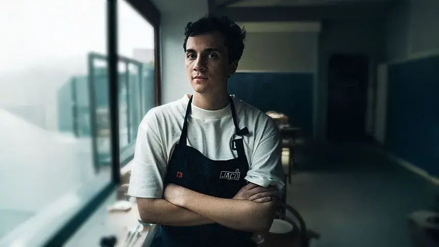 Aos 26 anos, ele conquistou o Michelin. Mas o que ele queria mesmo era cozinhar para a mãe