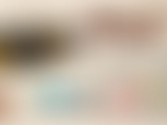 Imagem promocional do filme 'King Jr. Como treinar o seu dragão', destacando o dragão principal e os demais dragões, com o personagem jovem ao lado, promovendo aventuras na animação.