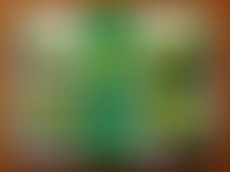 Imagem de pepinos organizados em um recipiente plástico com embalagem decorativa para o Dia dos Namorados, celebrando o amor e o carinho com uma mensagem divertida.