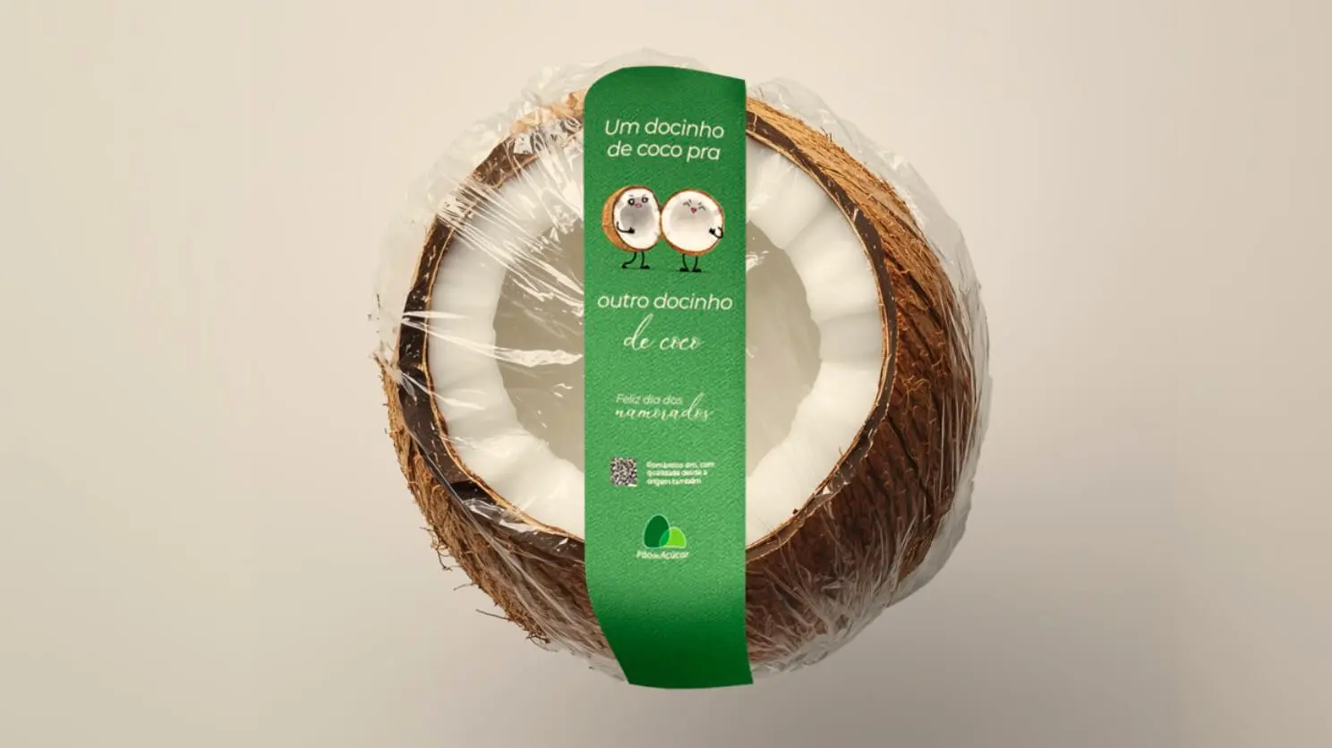 Coco natural com embalagem sustentável, destacando duas animações de cocos diferentes e frase promocional sobre coco para consumo. Perfeito para amantes de ingredientes naturais.