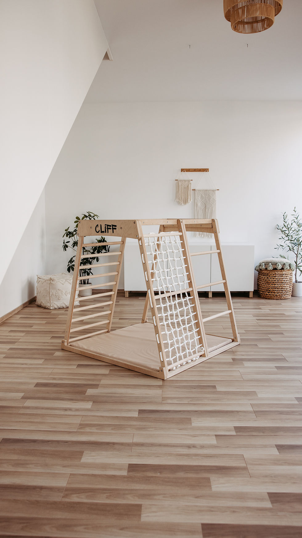 CLIFF Pro Klettergerüst aus Holz für Kinderzimmer