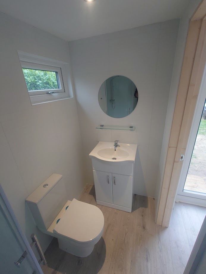 MMGS Luxury Garden Studio Full Bathroom