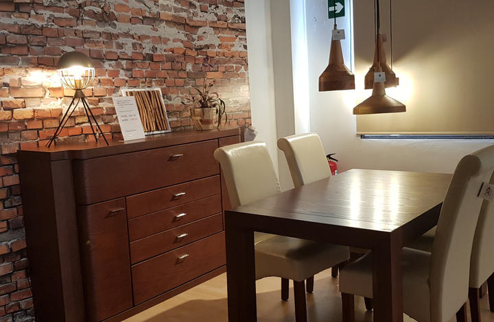 Conjunto comedor Modelo EM10 de Hernaval compuesto por aparador de 174 cm + mesa de 160x90