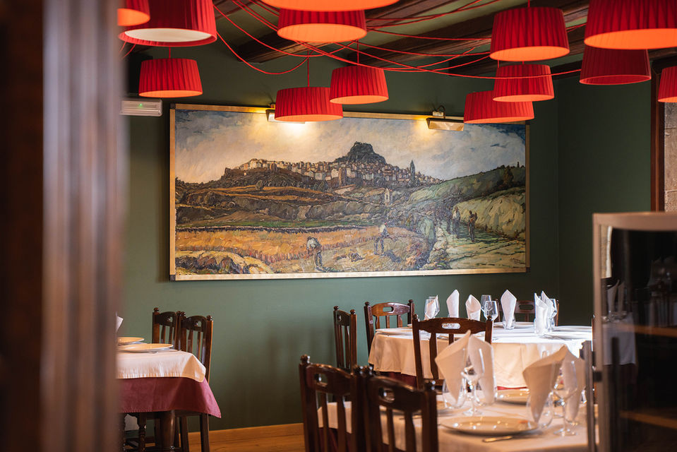 Cardenal Ram restaurante imagen detalle cuadro comedor