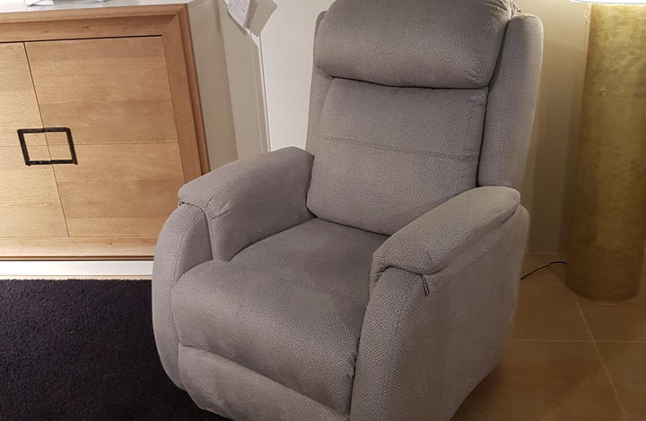 Butaca relax eléctrico Modelo Melilla. Tapizado gris. ANTES 603€ _ AHORA 350€.jpeg