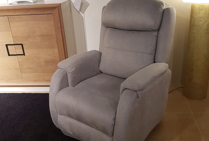 Butaca relax eléctrico Modelo Melilla. Tapizado gris. ANTES 603€ _ AHORA 350€.jpeg