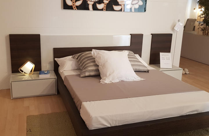 Dormitorio Modelo Hall de Idomah de 292 cm para colchón de 150x190 cm. Color roble carbón