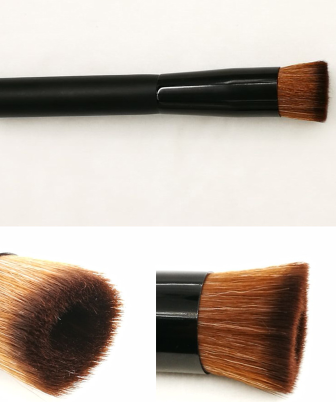 Thumbnail: Ash Wood Contour Foundation Brush