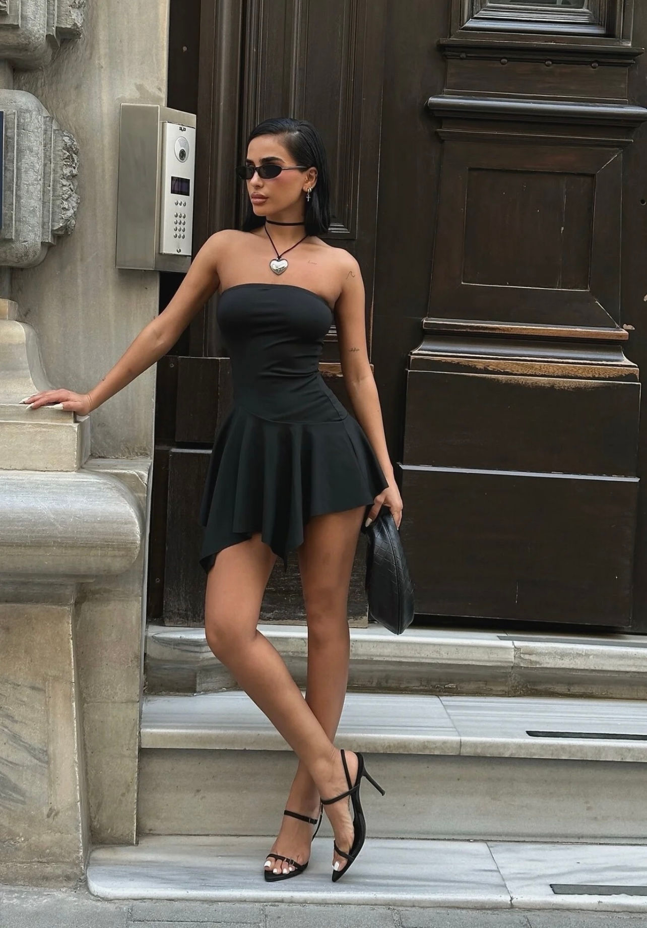 Dalgıç Kumaş Asimetrik Kesim Straplez Elbise