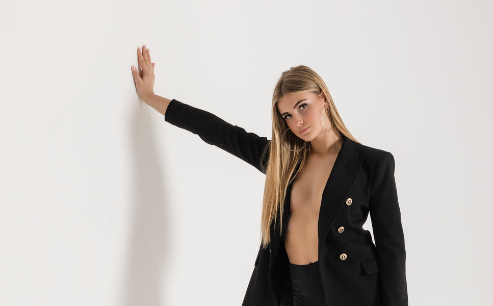 Lauren Ray at Shutterhouse Studios by Aemilia Cumberland