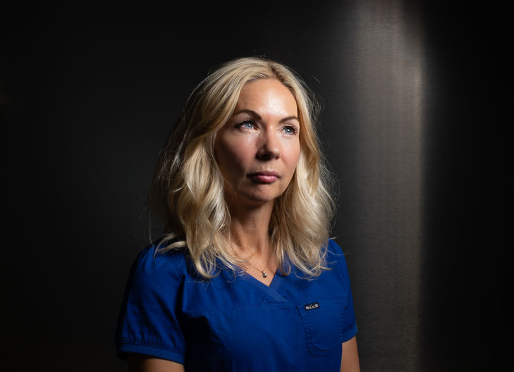 Dr Nicki Newton corporate headshots captured by Aemilia Cumberland