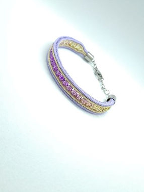 Bracelet fin en soutache violet mauve/jaune avec perles en verre facetté, couleurs en dégradé tie and dye