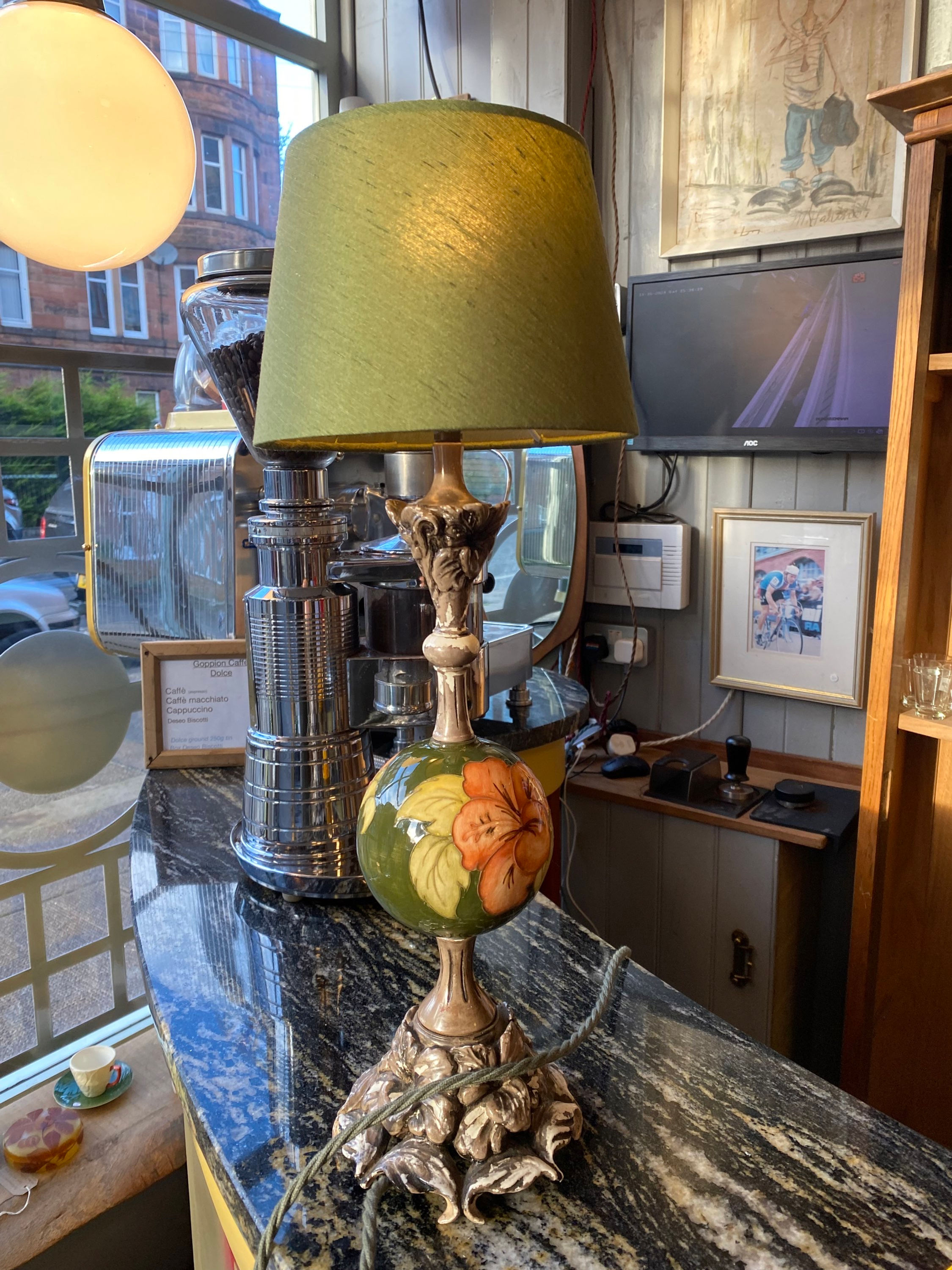 Picture of a floral table lamp