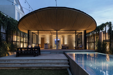 4. Colomadu House (1).jpg