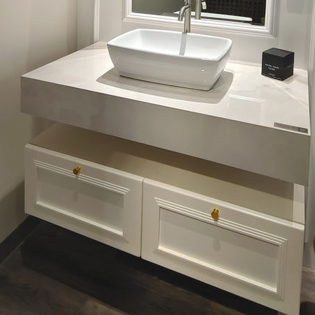 Rumah Lebih Futuristik Dan Elegan Dengan Classic Vanity