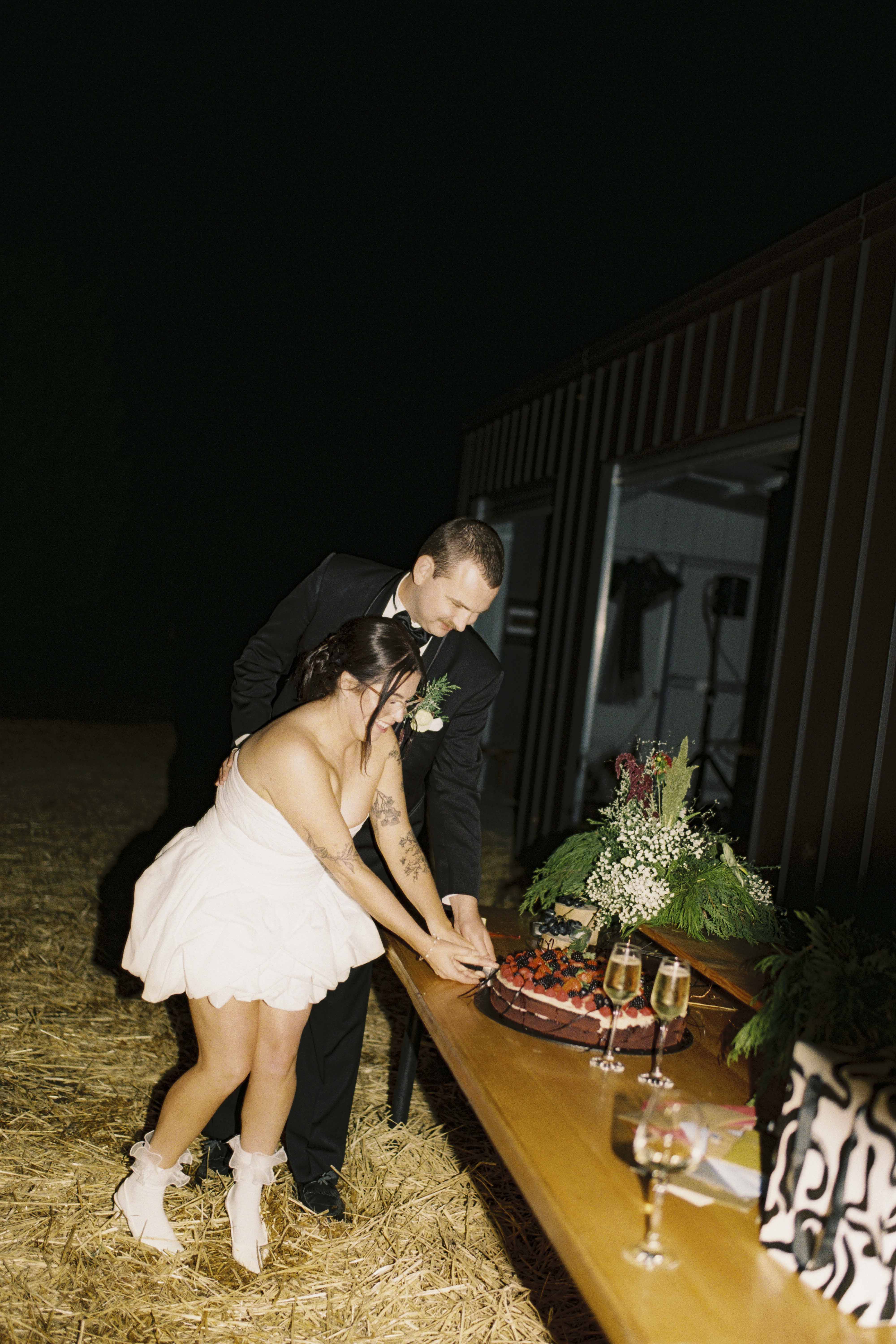 backyard_garden_private_property_wedding_300.JPG