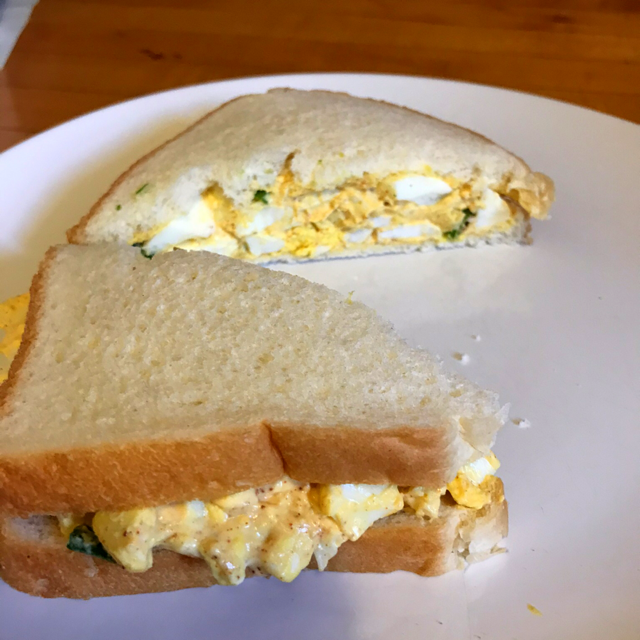 egg salad sandwich